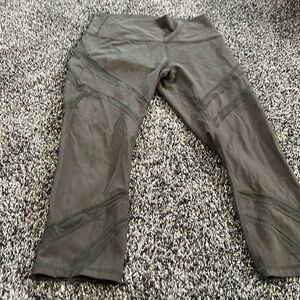 Lululemon capris